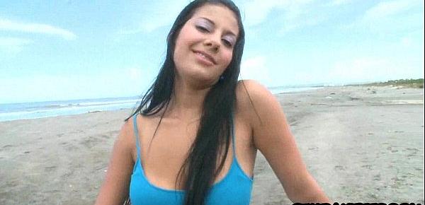  03 Columbian hottie fucking on the beach 01
